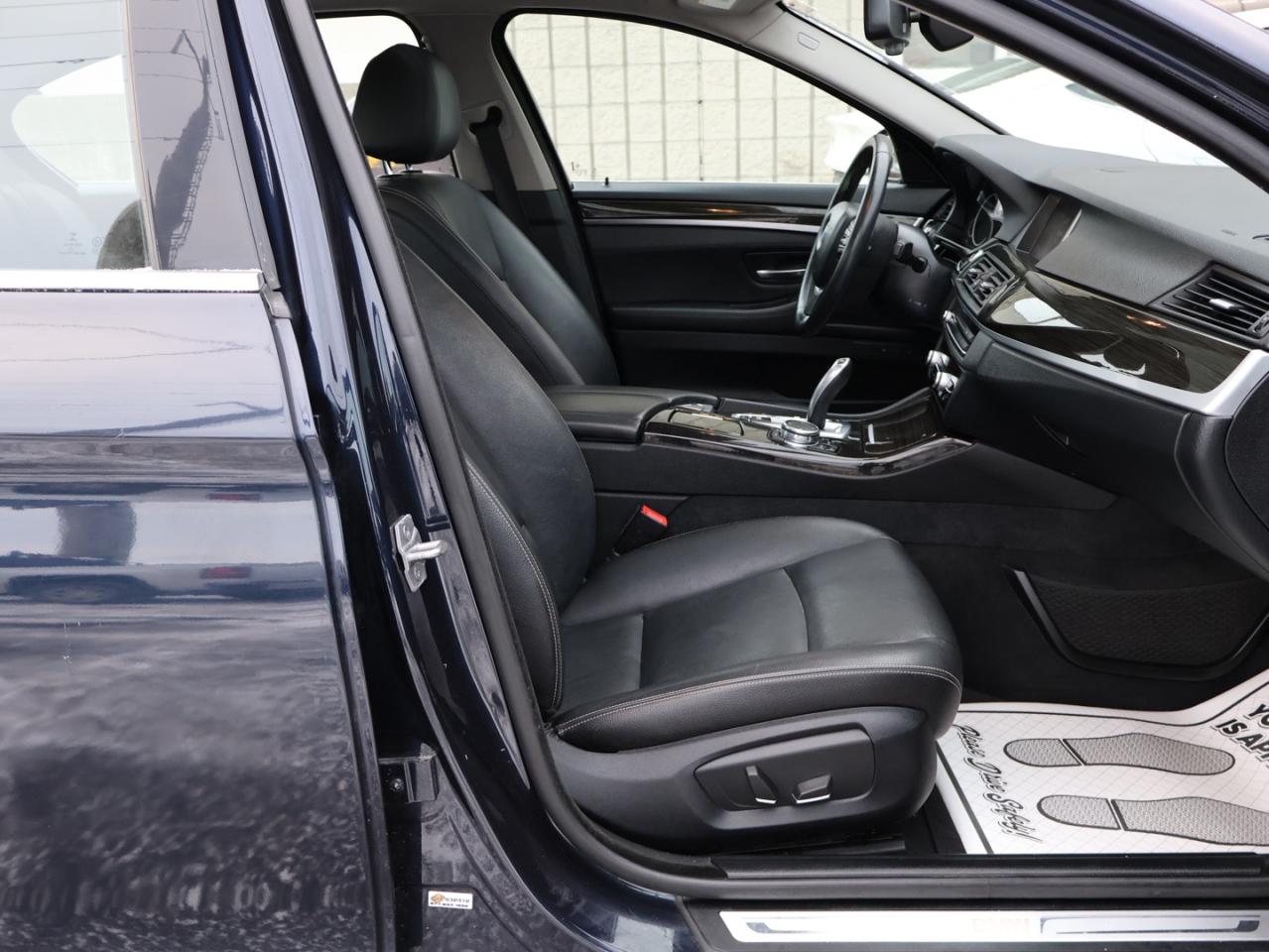 2016 BMW 5 Series 528i XDRIVE CERTIFIED NAV BLUETOOTH LEATHER HEATED SEATS SUNROOF CRUISE ALLOYS Photo