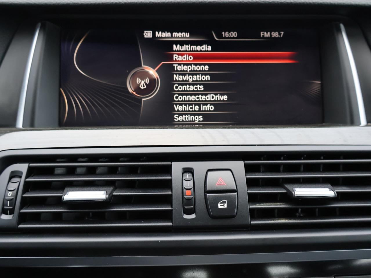 2016 BMW 5 Series 528i XDRIVE CERTIFIED NAV BLUETOOTH LEATHER HEATED SEATS SUNROOF CRUISE ALLOYS Photo