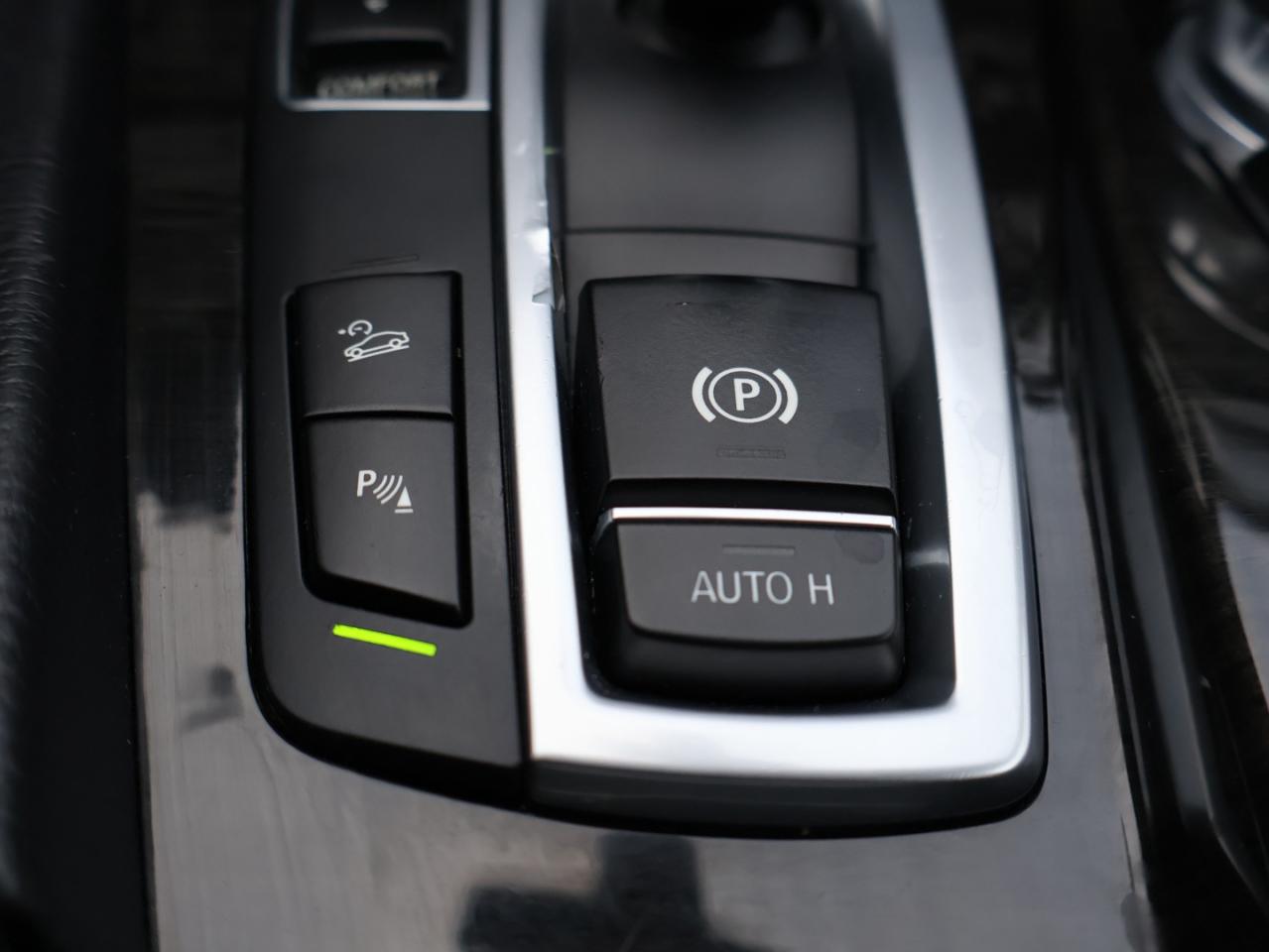 2016 BMW 5 Series 528i XDRIVE CERTIFIED NAV BLUETOOTH LEATHER HEATED SEATS SUNROOF CRUISE ALLOYS Photo