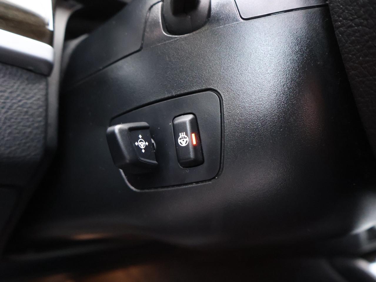 2016 BMW 5 Series 528i XDRIVE CERTIFIED NAV BLUETOOTH LEATHER HEATED SEATS SUNROOF CRUISE ALLOYS Photo