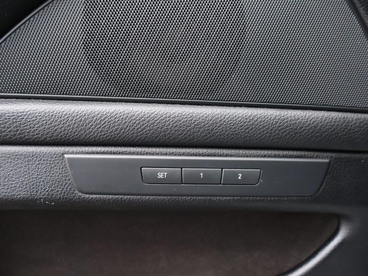 2016 BMW 5 Series 528i XDRIVE CERTIFIED NAV BLUETOOTH LEATHER HEATED SEATS SUNROOF CRUISE ALLOYS Photo