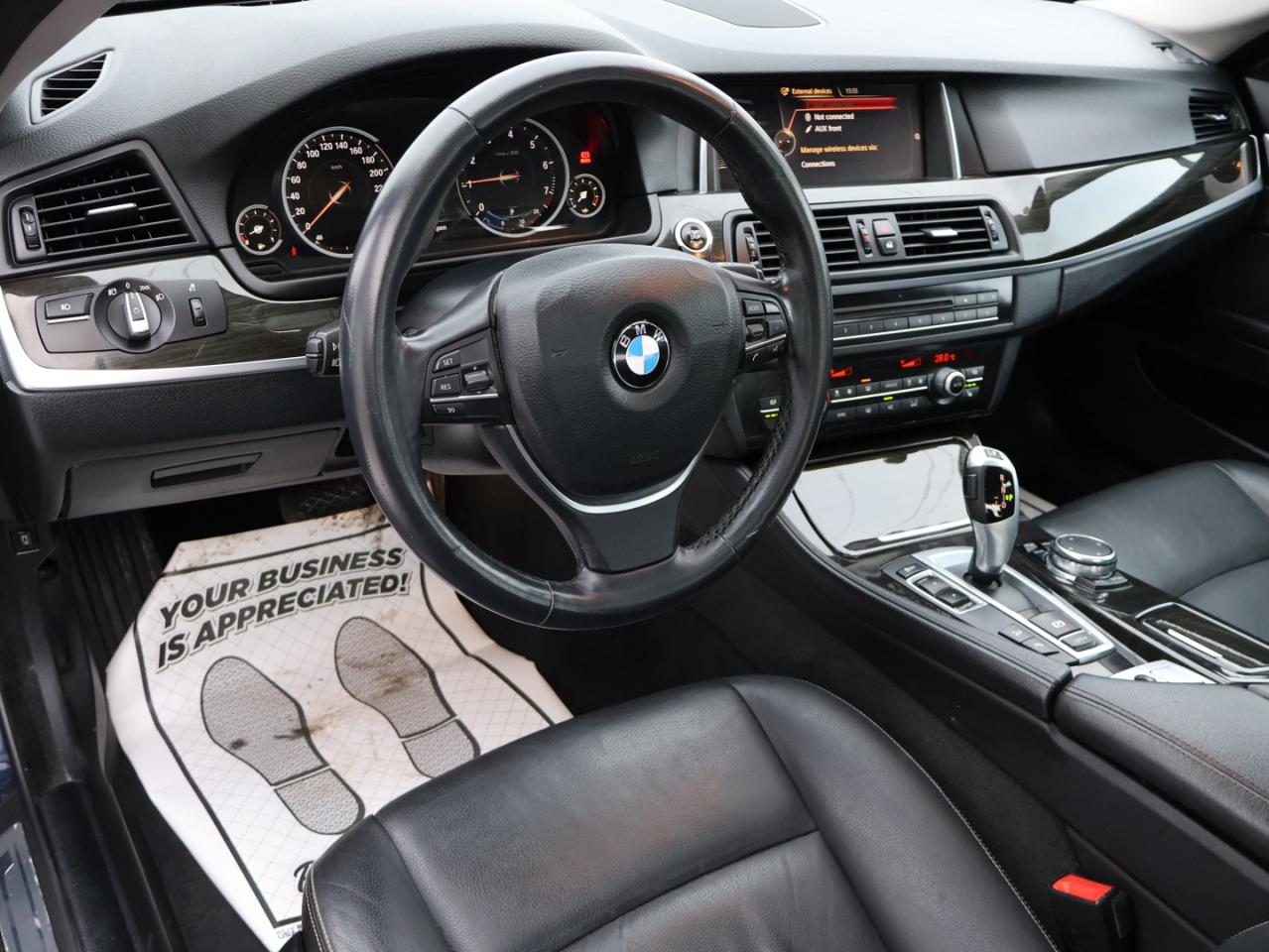 2016 BMW 5 Series 528i XDRIVE CERTIFIED NAV BLUETOOTH LEATHER HEATED SEATS SUNROOF CRUISE ALLOYS Photo