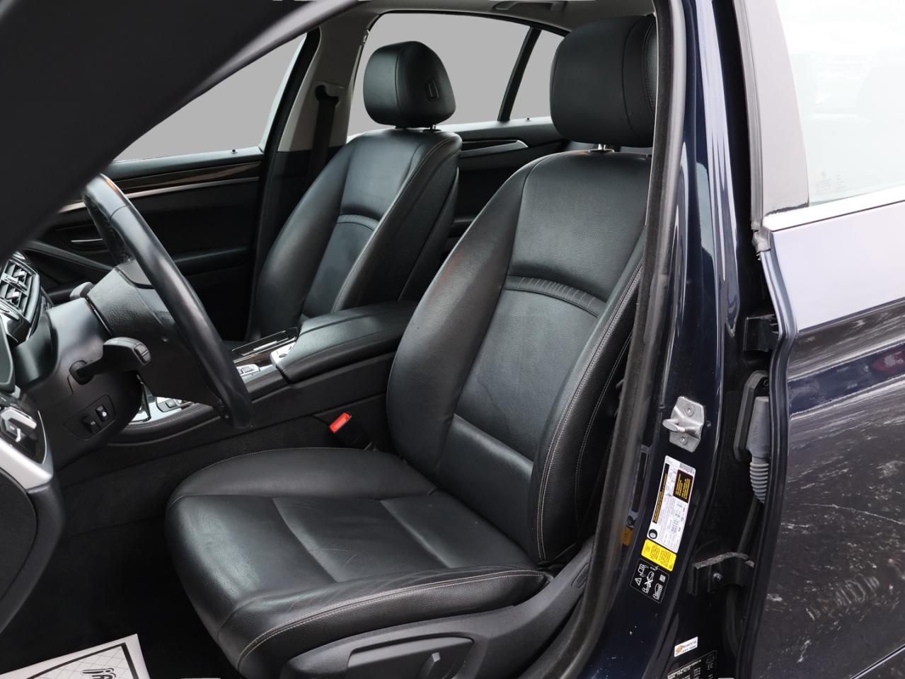 2016 BMW 5 Series 528i XDRIVE CERTIFIED NAV BLUETOOTH LEATHER HEATED SEATS SUNROOF CRUISE ALLOYS Photo