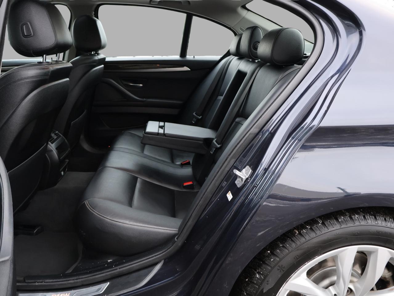 2016 BMW 5 Series 528i XDRIVE CERTIFIED NAV BLUETOOTH LEATHER HEATED SEATS SUNROOF CRUISE ALLOYS Photo