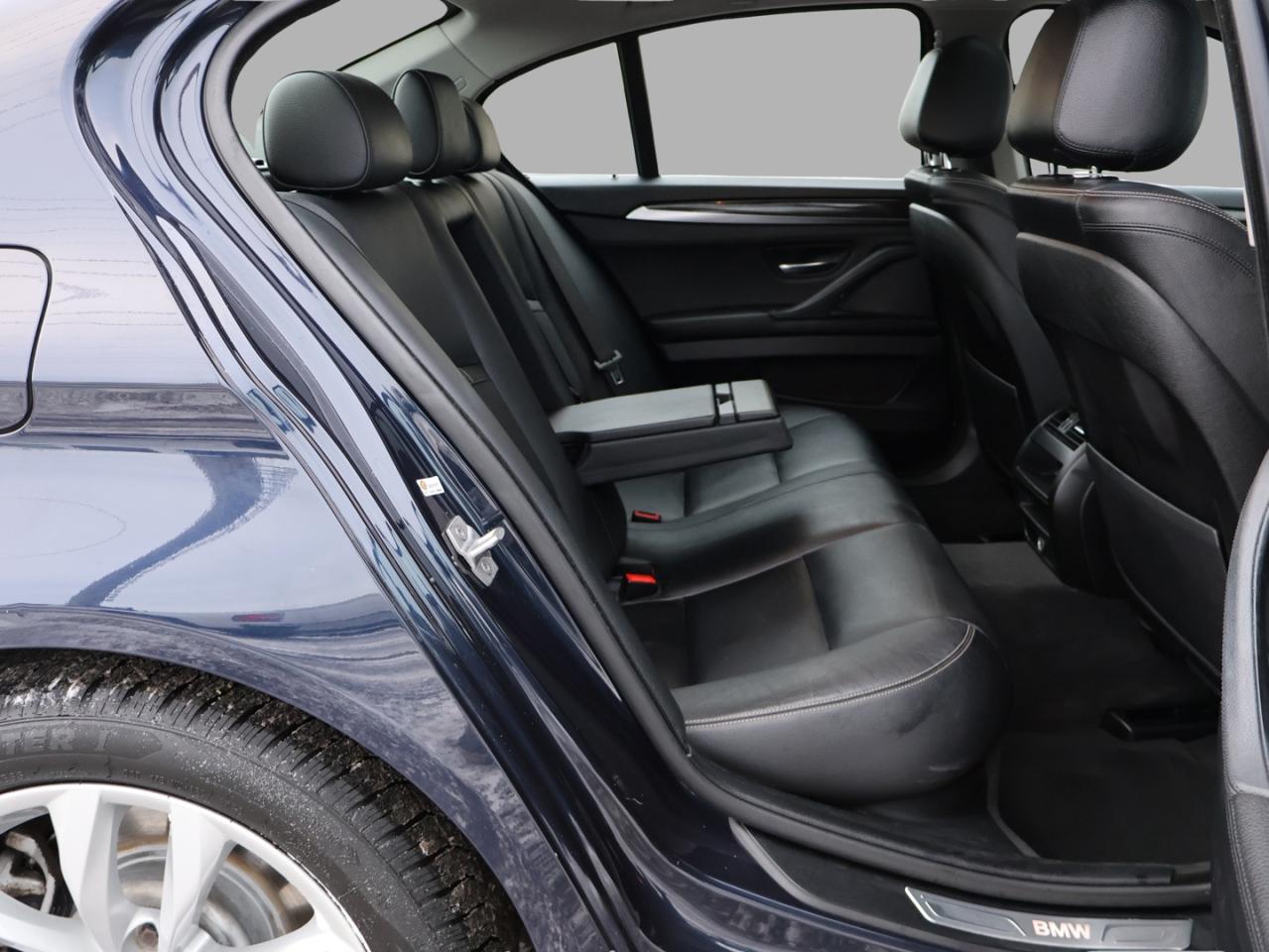 2016 BMW 5 Series 528i XDRIVE CERTIFIED NAV BLUETOOTH LEATHER HEATED SEATS SUNROOF CRUISE ALLOYS Photo