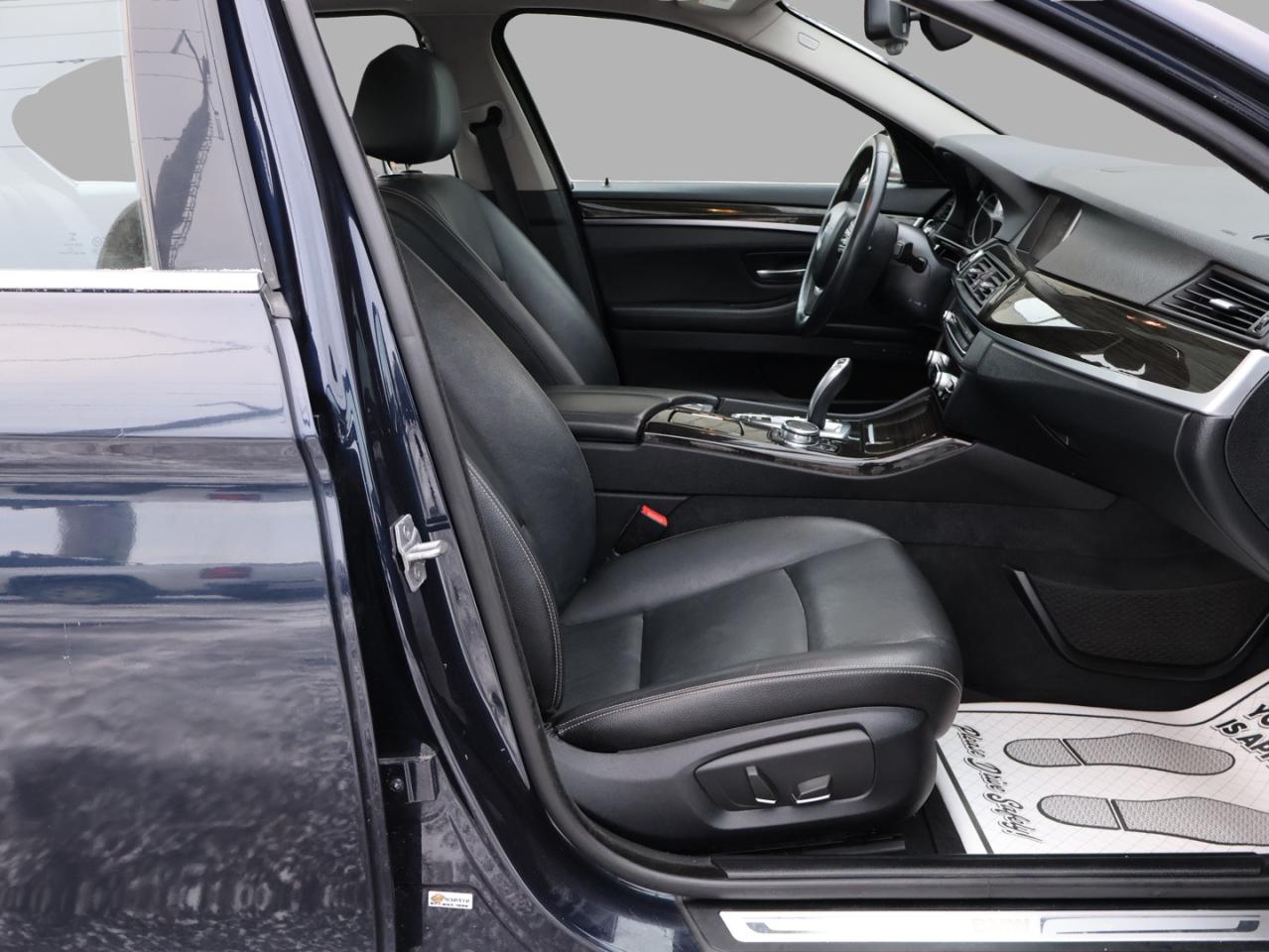 2016 BMW 5 Series 528i XDRIVE CERTIFIED NAV BLUETOOTH LEATHER HEATED SEATS SUNROOF CRUISE ALLOYS Photo