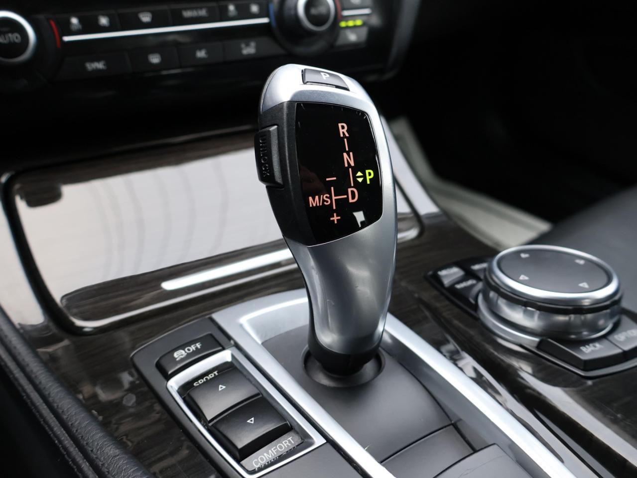 2016 BMW 5 Series 528i XDRIVE CERTIFIED NAV BLUETOOTH LEATHER HEATED SEATS SUNROOF CRUISE ALLOYS Photo