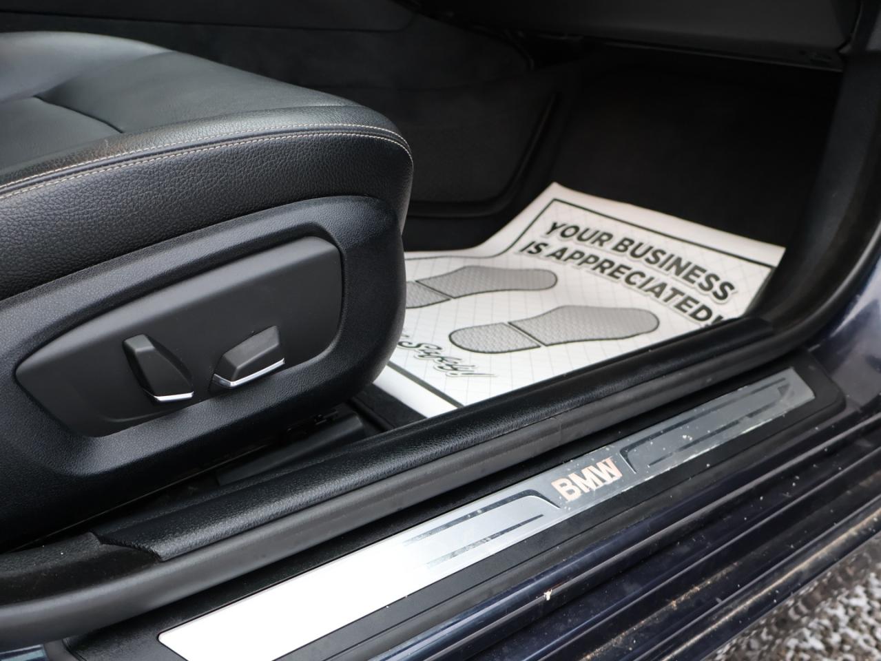 2016 BMW 5 Series 528i XDRIVE CERTIFIED NAV BLUETOOTH LEATHER HEATED SEATS SUNROOF CRUISE ALLOYS Photo