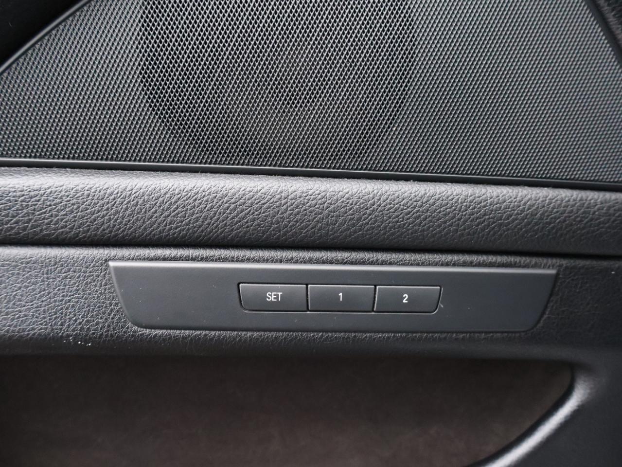 2016 BMW 5 Series 528i XDRIVE CERTIFIED NAV BLUETOOTH LEATHER HEATED SEATS SUNROOF CRUISE ALLOYS Photo