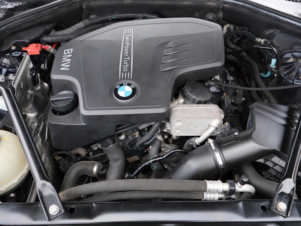 2016 BMW 5 Series 528i XDRIVE CERTIFIED NAV BLUETOOTH LEATHER HEATED SEATS SUNROOF CRUISE ALLOYS Photo