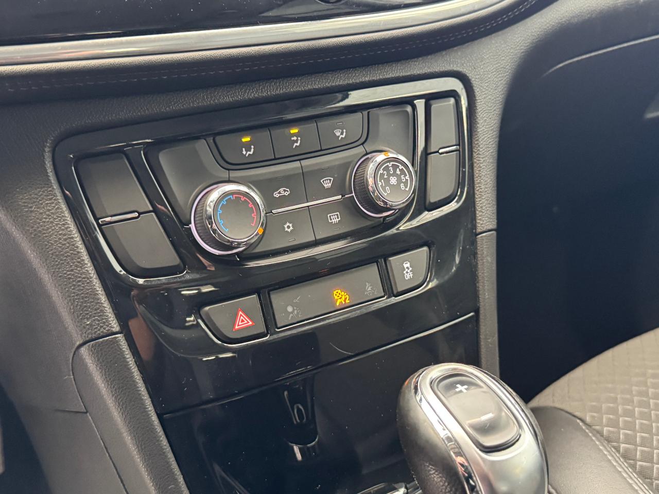 2018 Buick Encore Preferred+Camera+ApplePlay+CLEAN CARFAX Photo