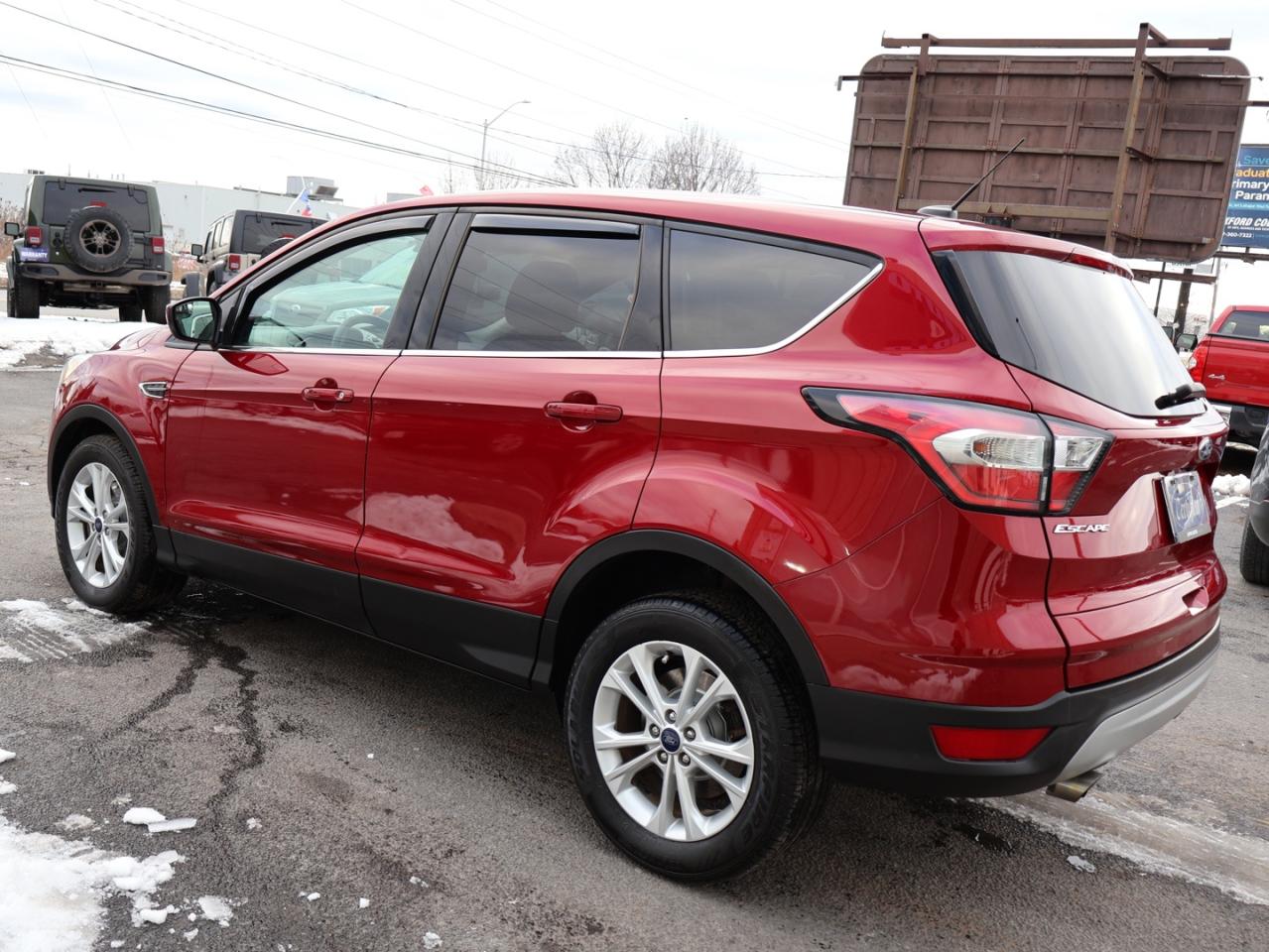 2017 Ford Escape SE CERTIFIED *ACCIDENT FREE*SERVCIE RECORDS* CAMERA BLUETOOTH HEATED SEATS CRUISE ALLOYS Photo