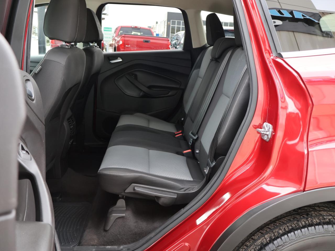 2017 Ford Escape SE CERTIFIED *ACCIDENT FREE*SERVCIE RECORDS* CAMERA BLUETOOTH HEATED SEATS CRUISE ALLOYS Photo