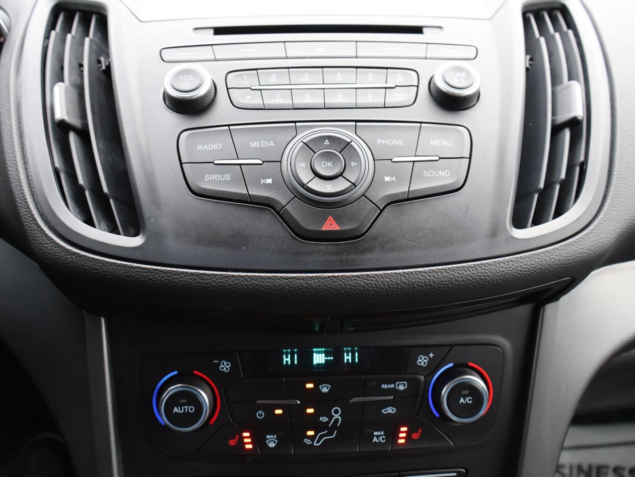 2017 Ford Escape SE CERTIFIED *ACCIDENT FREE*SERVCIE RECORDS* CAMERA BLUETOOTH HEATED SEATS CRUISE ALLOYS Photo