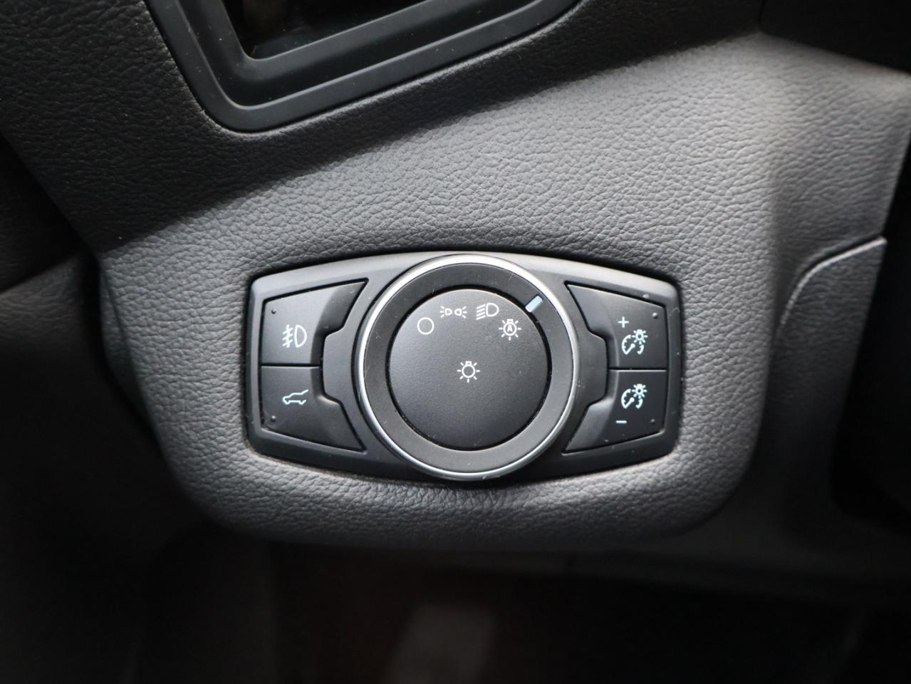 2017 Ford Escape SE CERTIFIED *ACCIDENT FREE*SERVCIE RECORDS* CAMERA BLUETOOTH HEATED SEATS CRUISE ALLOYS Photo