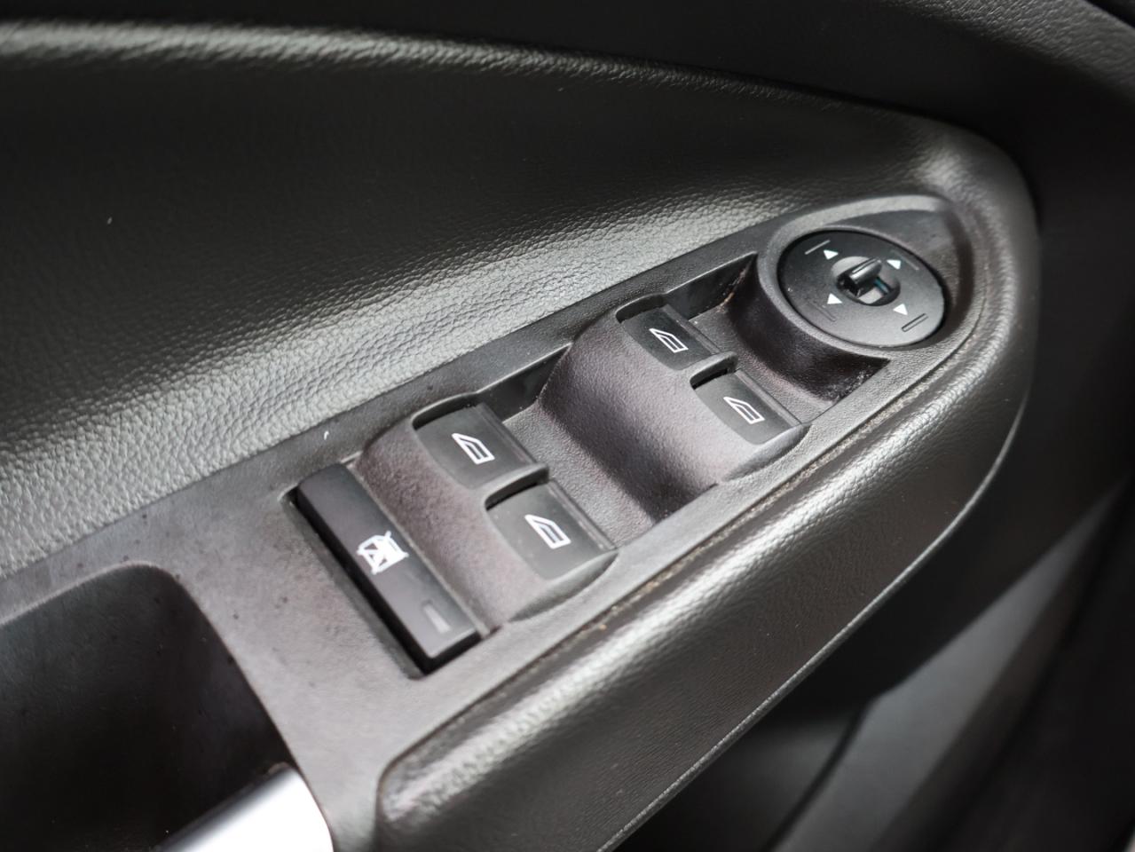 2017 Ford Escape SE CERTIFIED *ACCIDENT FREE*SERVCIE RECORDS* CAMERA BLUETOOTH HEATED SEATS CRUISE ALLOYS Photo