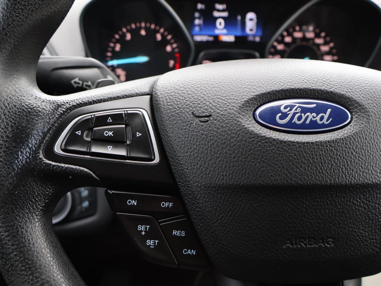 2017 Ford Escape SE CERTIFIED *ACCIDENT FREE*SERVCIE RECORDS* CAMERA BLUETOOTH HEATED SEATS CRUISE ALLOYS Photo