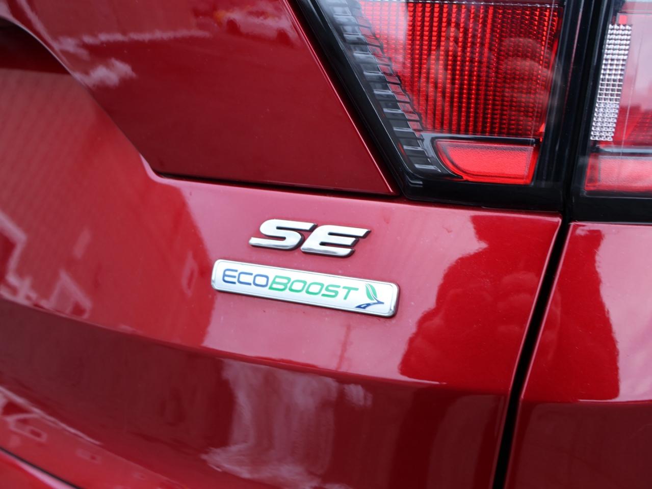 2017 Ford Escape SE CERTIFIED *ACCIDENT FREE*SERVCIE RECORDS* CAMERA BLUETOOTH HEATED SEATS CRUISE ALLOYS Photo