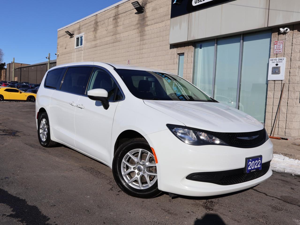 2022 Chrysler Pacifica TOURING  CERTIFIED *ACCIDENT FREE* CAMERA BLUETOOTH CRUISE ALLOYS - Photo #1