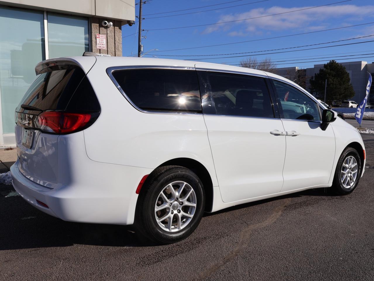 2022 Chrysler Pacifica TOURING  CERTIFIED *ACCIDENT FREE* CAMERA BLUETOOTH CRUISE ALLOYS Photo