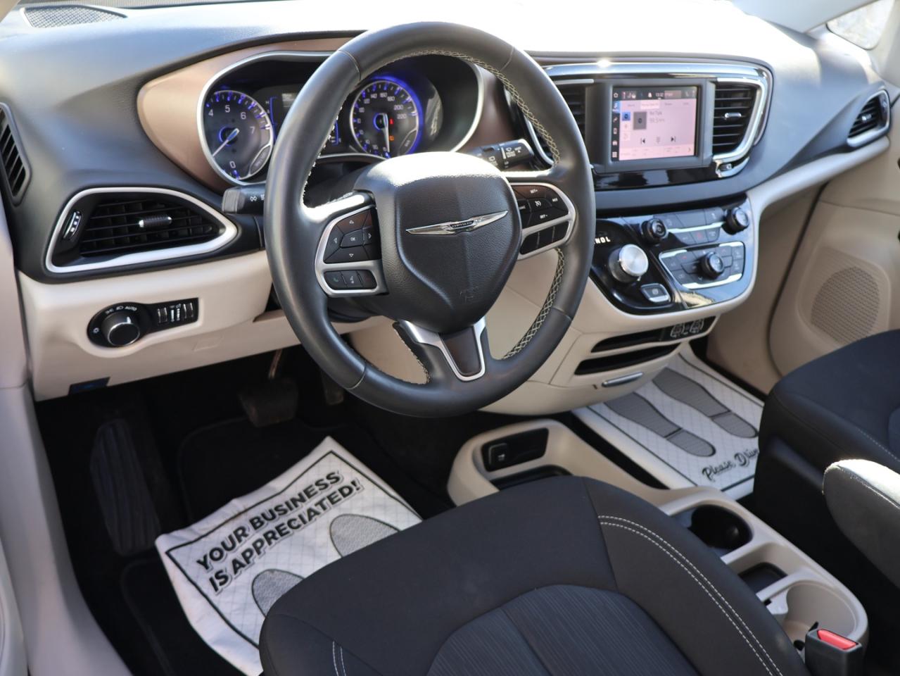 2022 Chrysler Pacifica TOURING  CERTIFIED *ACCIDENT FREE* CAMERA BLUETOOTH CRUISE ALLOYS Photo