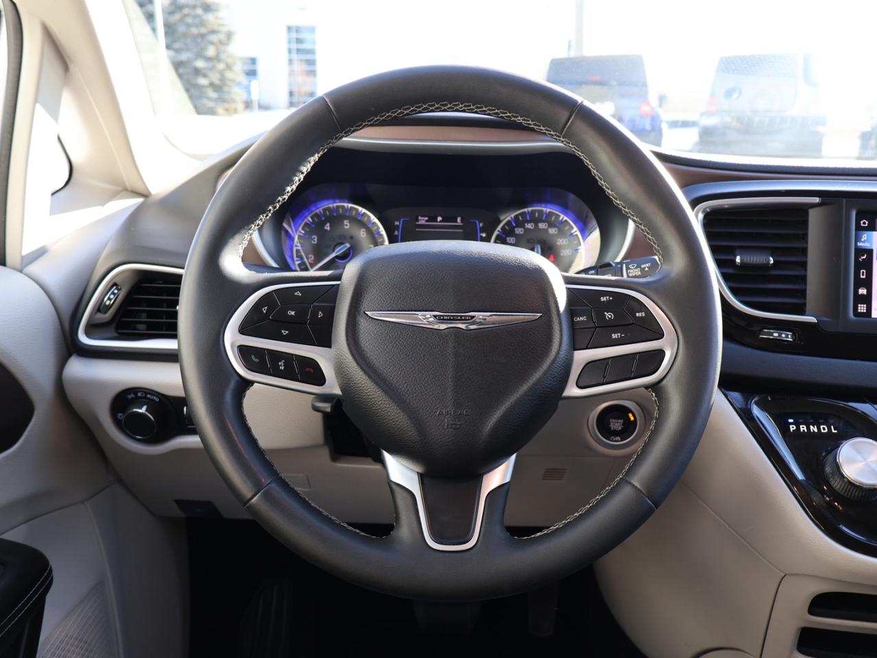 2022 Chrysler Pacifica TOURING  CERTIFIED *ACCIDENT FREE* CAMERA BLUETOOTH CRUISE ALLOYS Photo