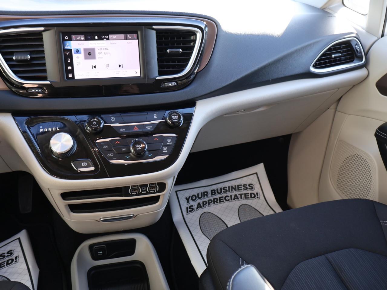 2022 Chrysler Pacifica TOURING  CERTIFIED *ACCIDENT FREE* CAMERA BLUETOOTH CRUISE ALLOYS Photo