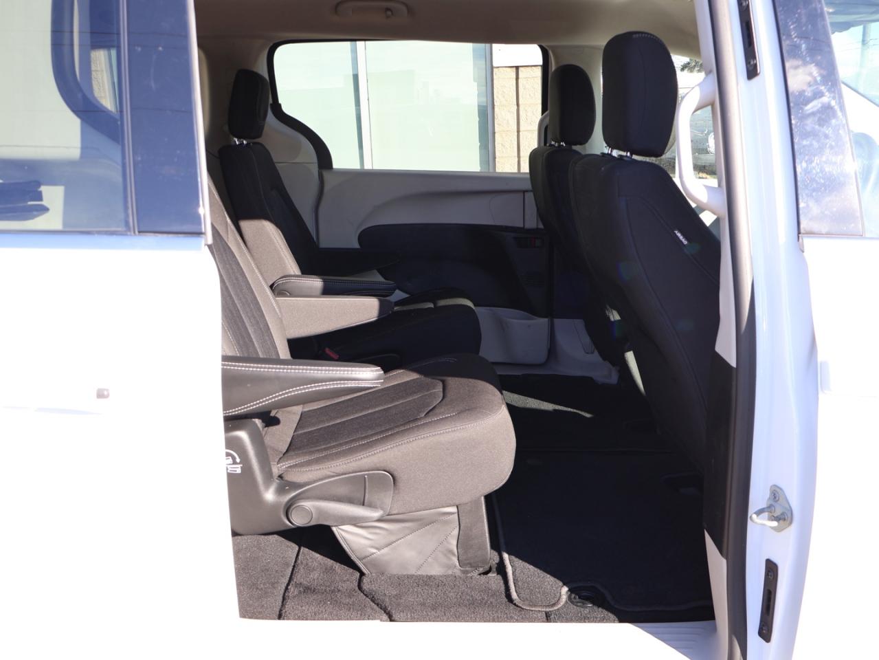 2022 Chrysler Pacifica TOURING  CERTIFIED *ACCIDENT FREE* CAMERA BLUETOOTH CRUISE ALLOYS Photo