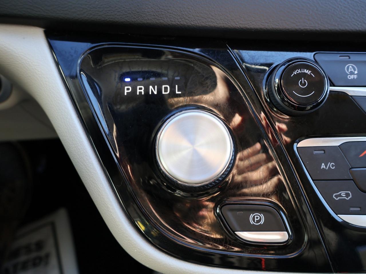 2022 Chrysler Pacifica TOURING  CERTIFIED *ACCIDENT FREE* CAMERA BLUETOOTH CRUISE ALLOYS Photo