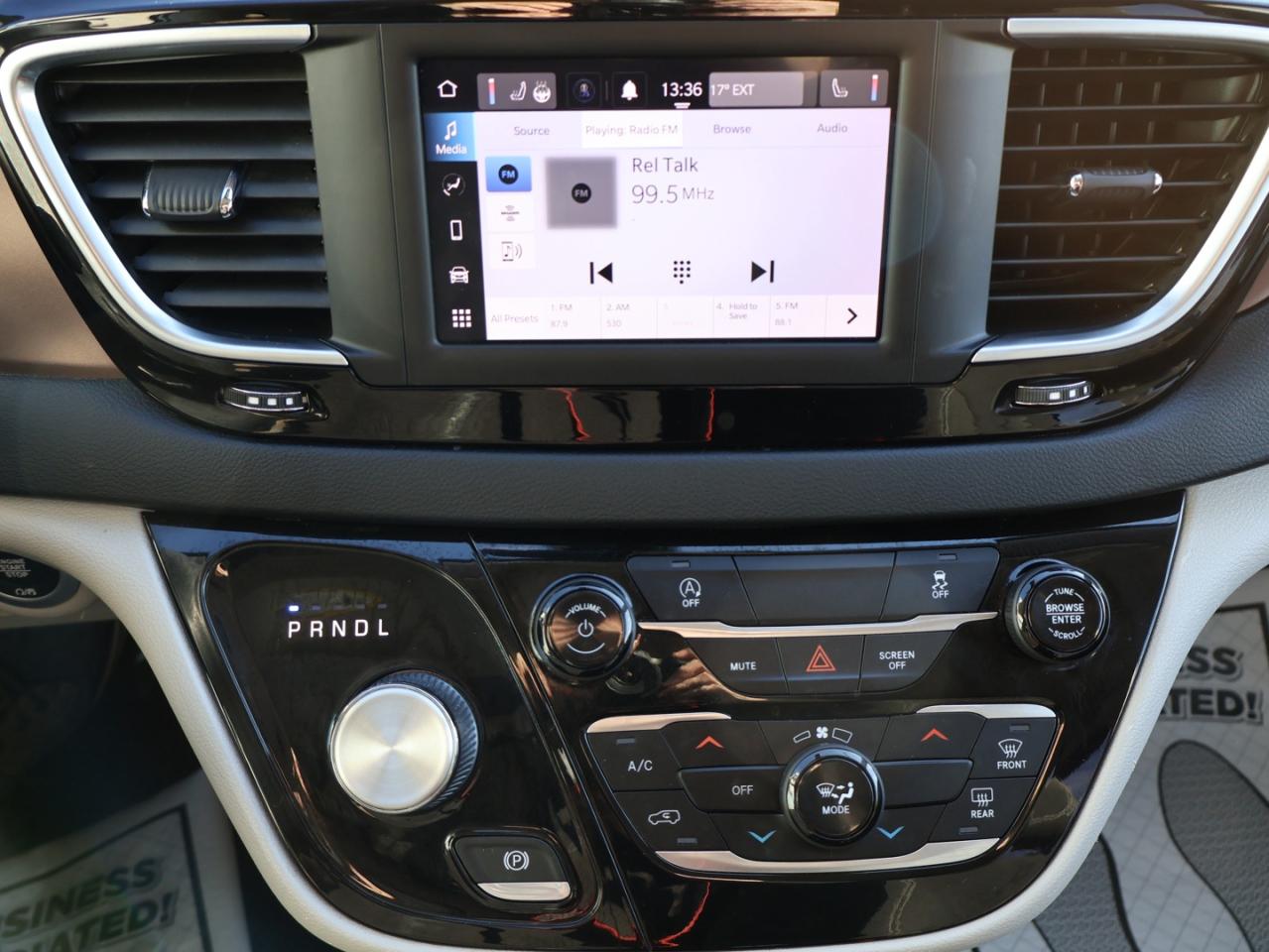 2022 Chrysler Pacifica TOURING  CERTIFIED *ACCIDENT FREE* CAMERA BLUETOOTH CRUISE ALLOYS Photo