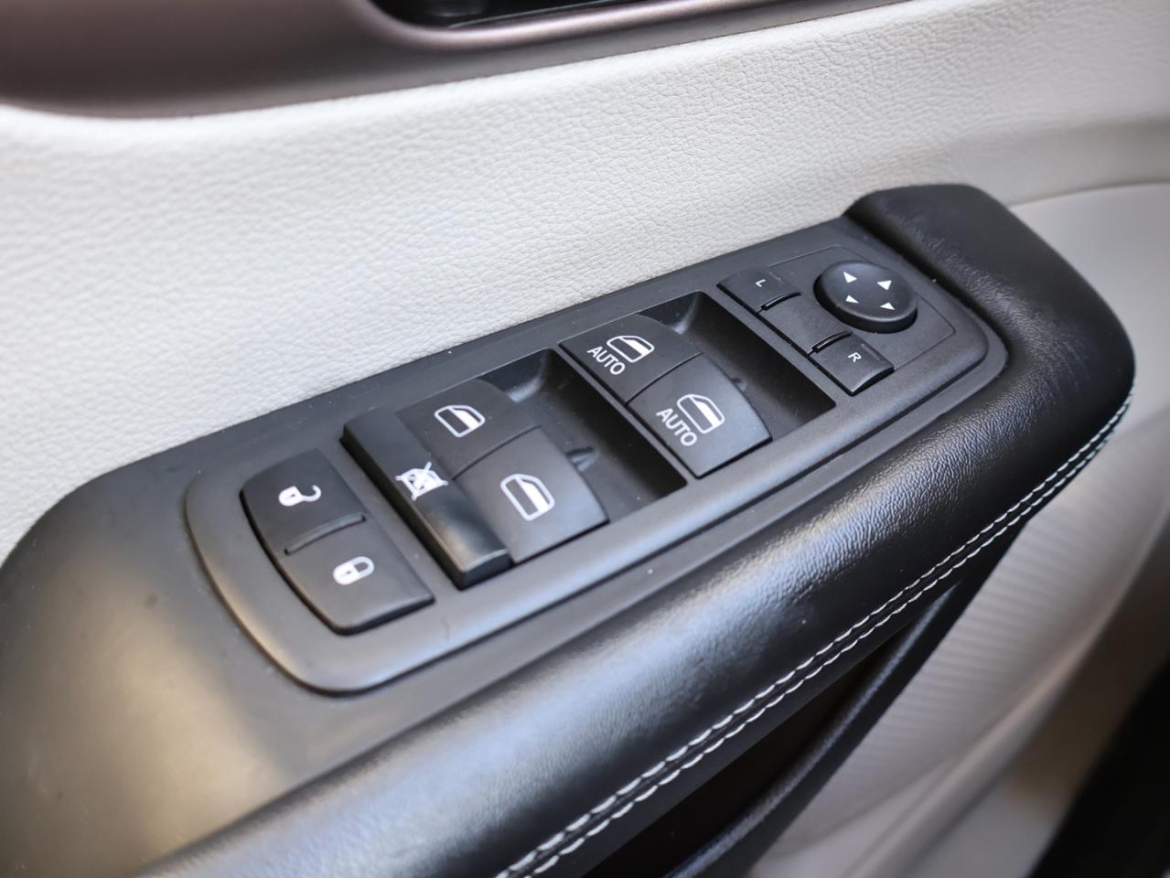 2022 Chrysler Pacifica TOURING  CERTIFIED *ACCIDENT FREE* CAMERA BLUETOOTH CRUISE ALLOYS Photo