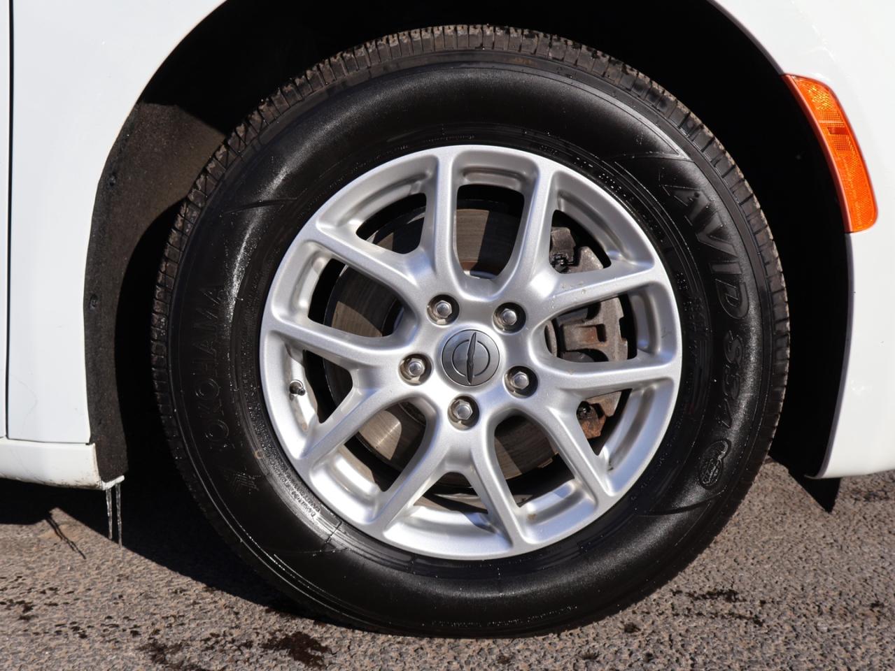 2022 Chrysler Pacifica TOURING  CERTIFIED *ACCIDENT FREE* CAMERA BLUETOOTH CRUISE ALLOYS Photo