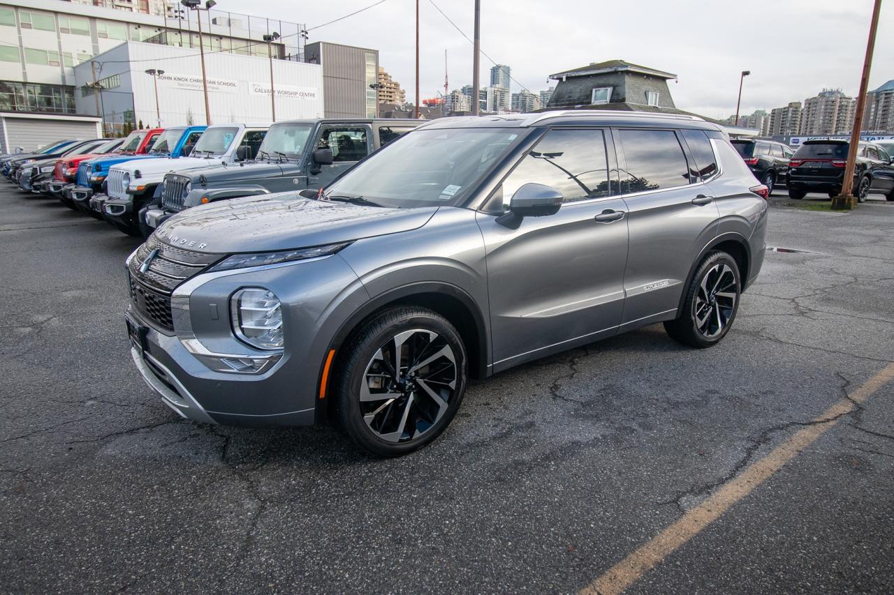 2023 Mitsubishi Outlander GT PREMIUM S-AWC Photo2