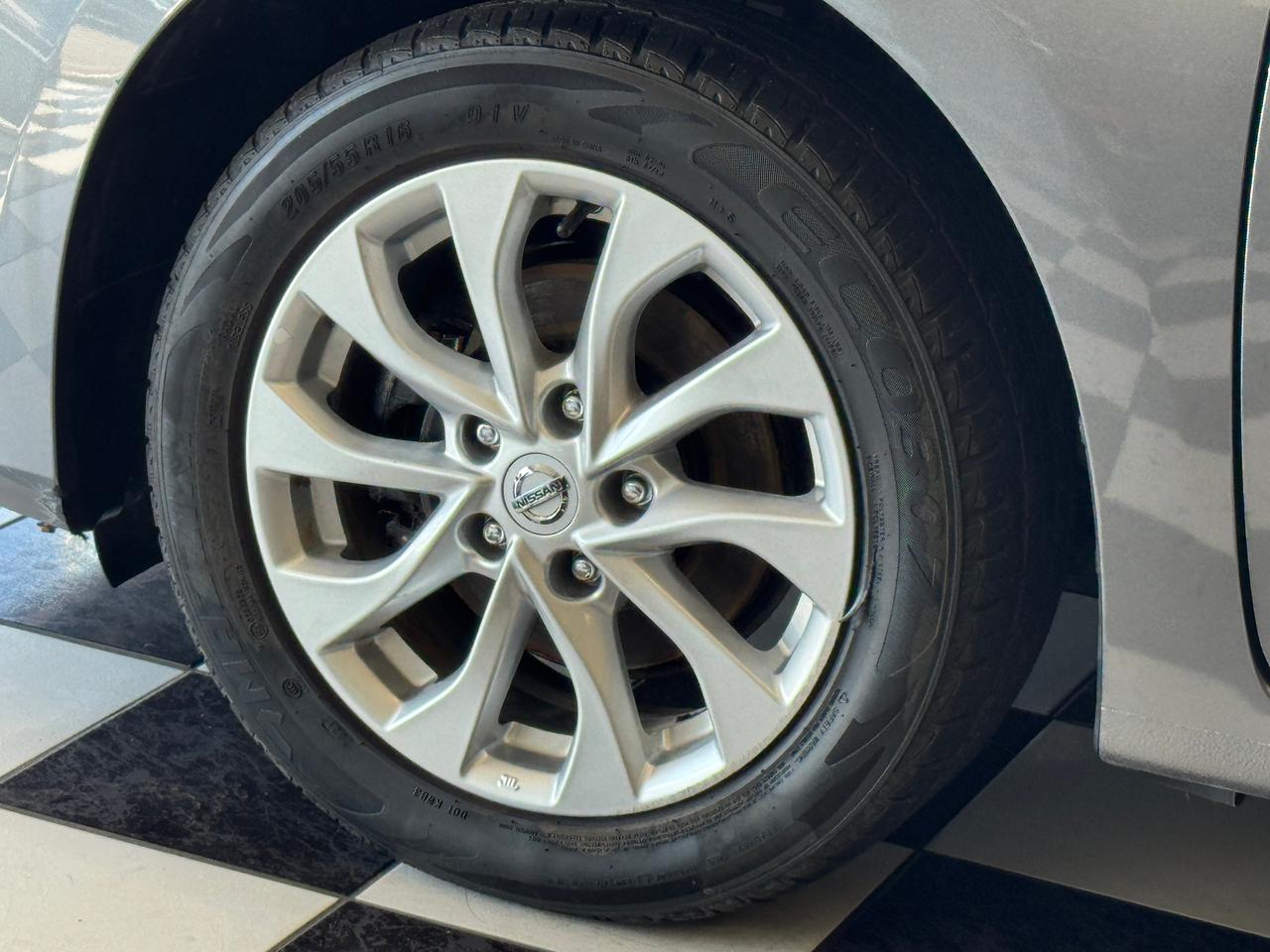 2018 Nissan Sentra SV+Camera+Heated Seats+A/C! Photo