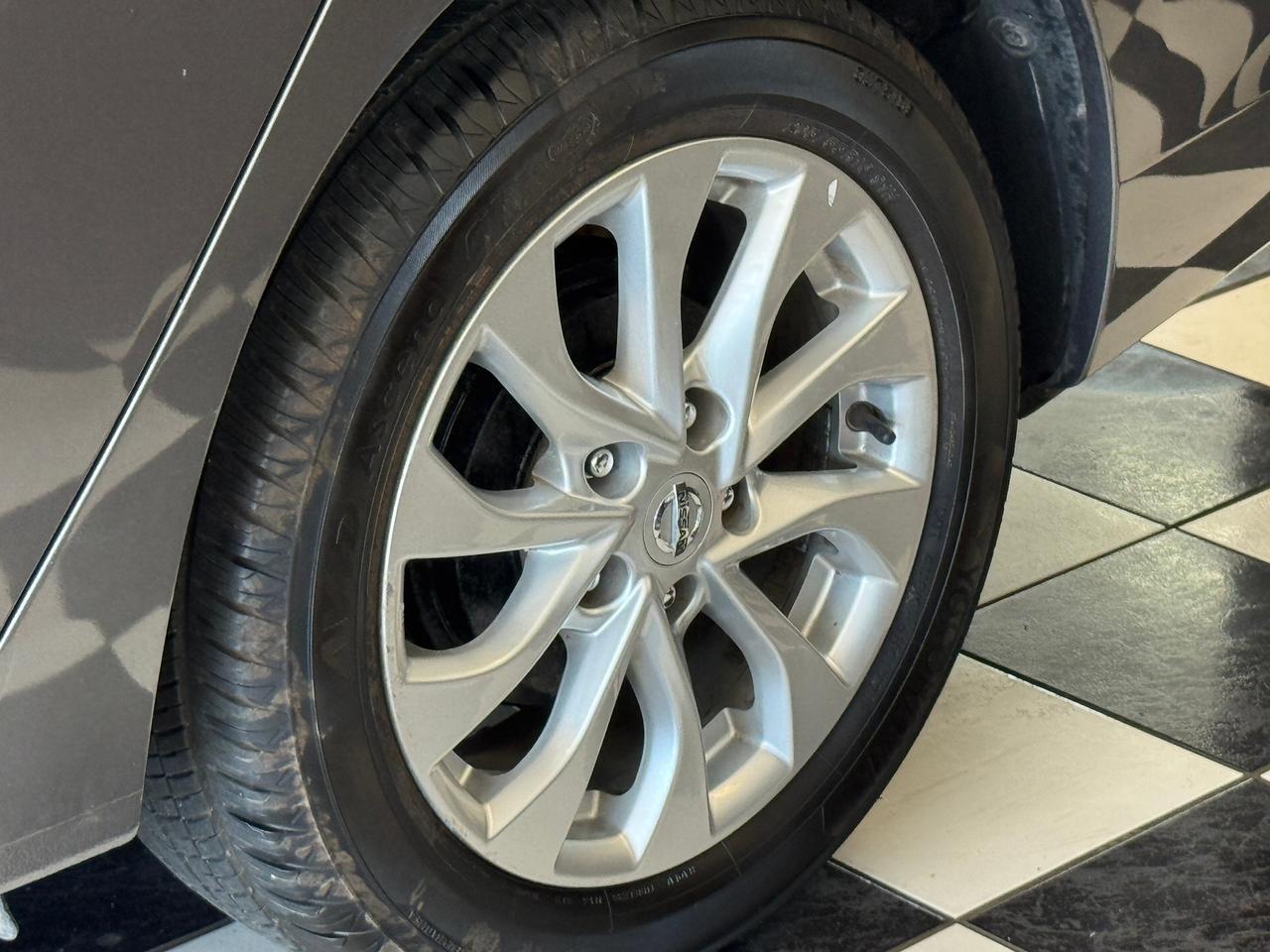 2018 Nissan Sentra SV+Camera+Heated Seats+A/C! Photo