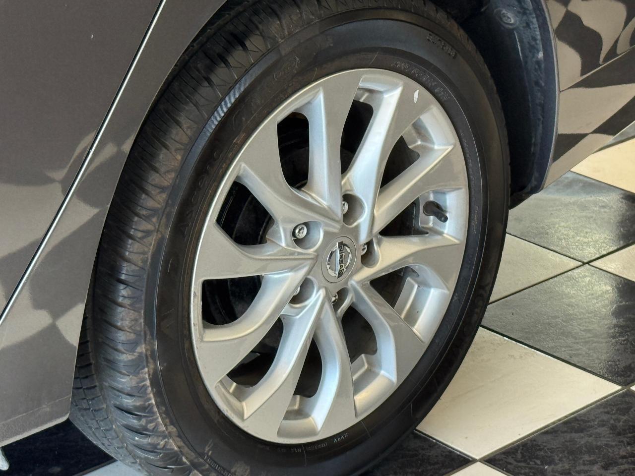 2018 Nissan Sentra SV+Camera+Heated Seats+A/C! Photo