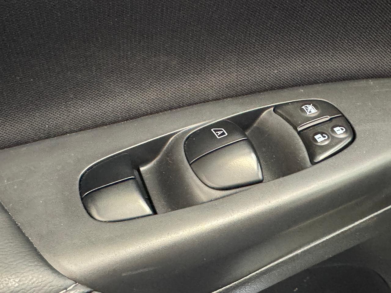 2018 Nissan Sentra SV+Camera+Heated Seats+A/C! Photo
