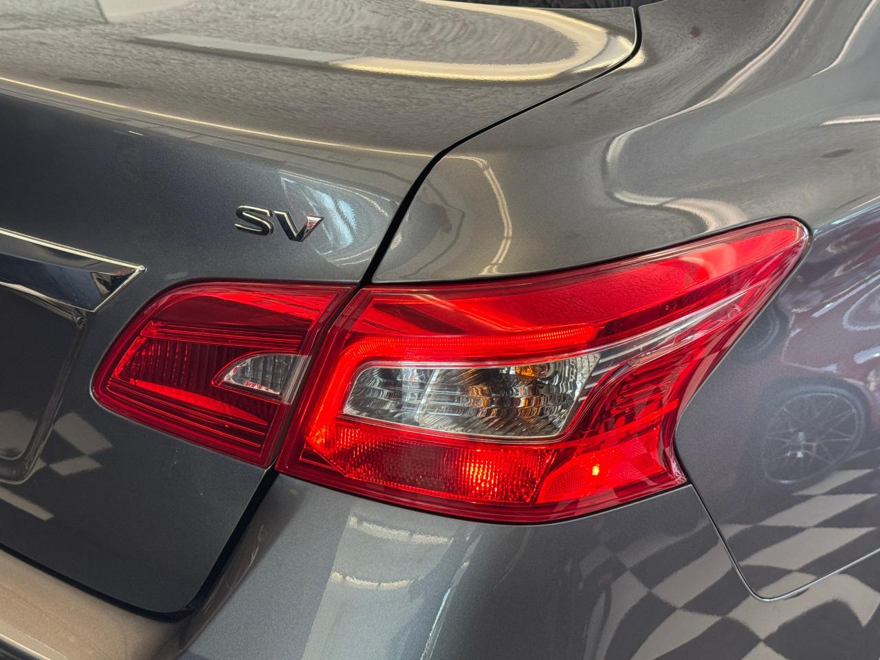 2018 Nissan Sentra SV+Camera+Heated Seats+A/C! Photo