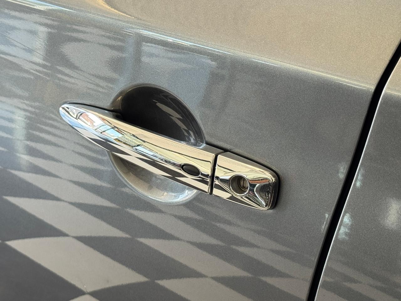 2018 Nissan Sentra SV+Camera+Heated Seats+A/C! Photo