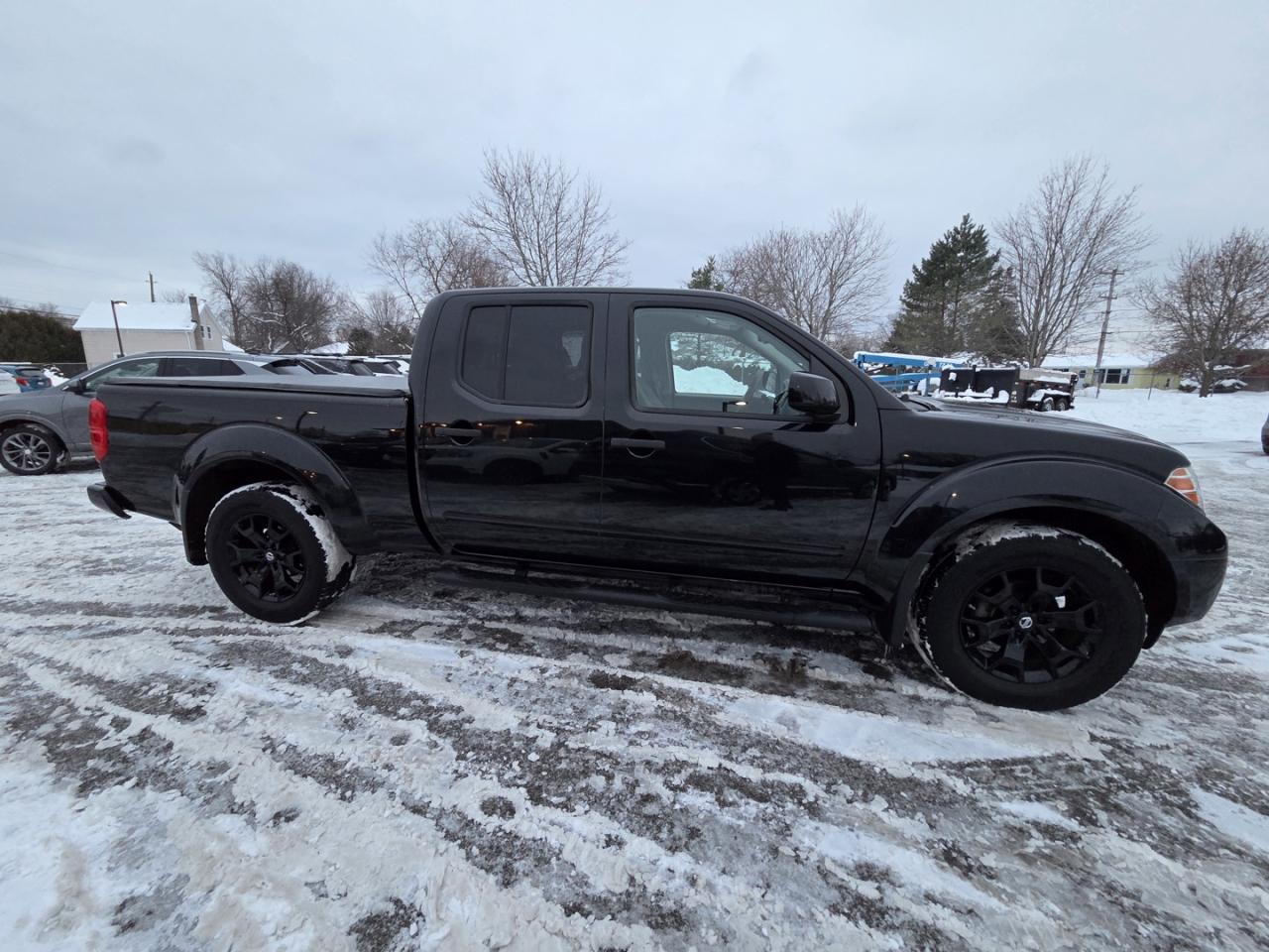 2019 Nissan Frontier SV Crew Cab LWB 5AT 4WD Photo3