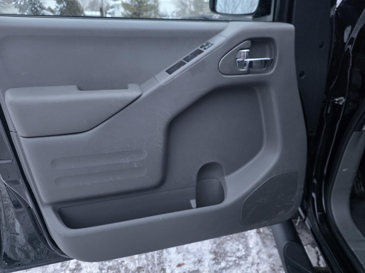 2019 Nissan Frontier SV Crew Cab LWB 5AT 4WD Photo