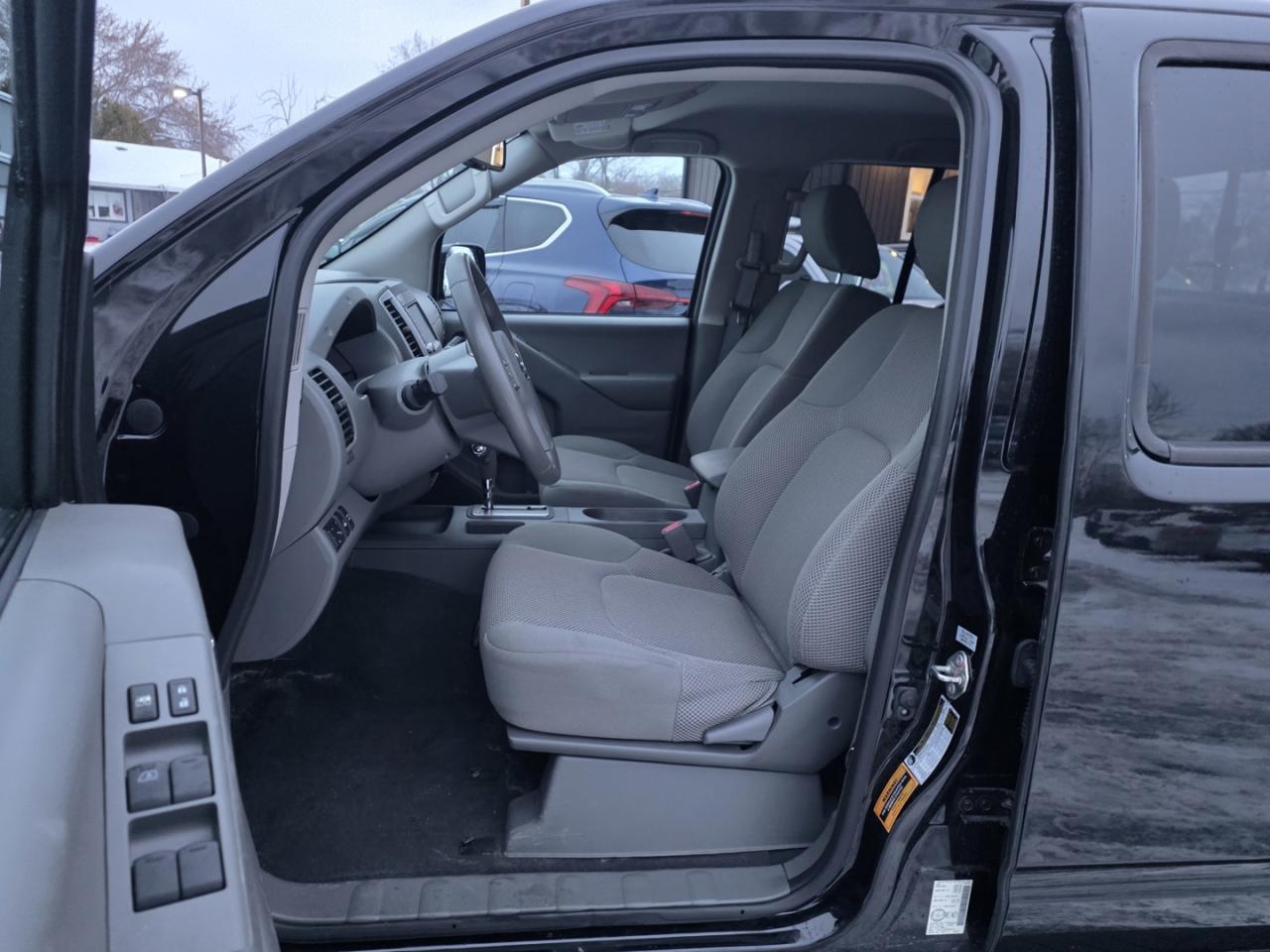 2019 Nissan Frontier SV Crew Cab LWB 5AT 4WD Photo