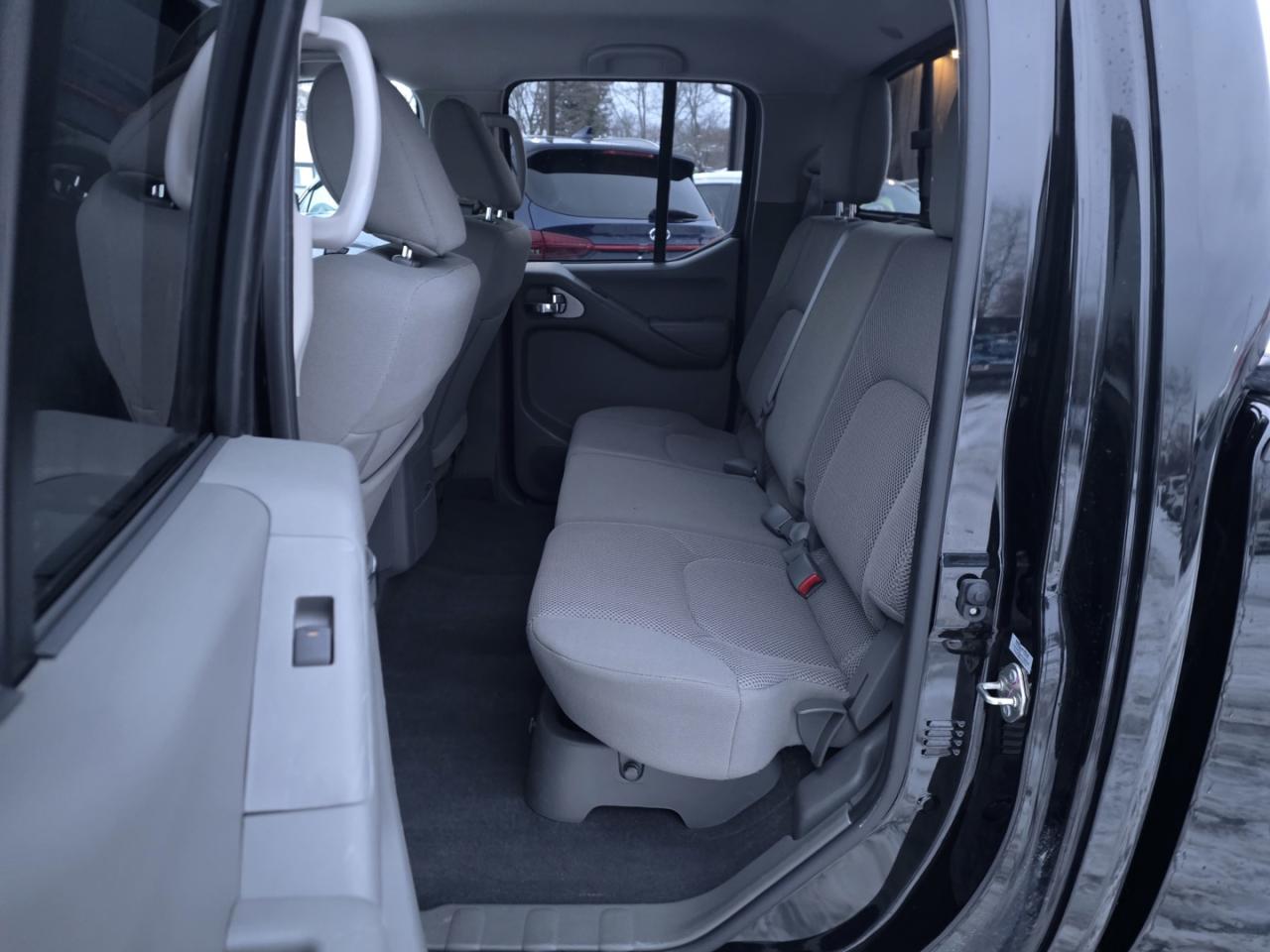 2019 Nissan Frontier SV Crew Cab LWB 5AT 4WD Photo