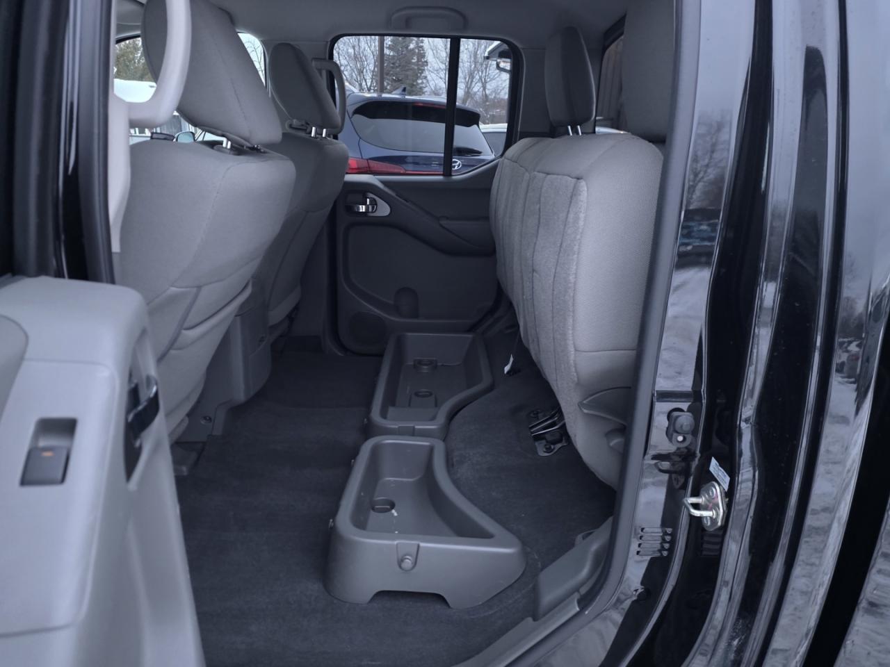 2019 Nissan Frontier SV Crew Cab LWB 5AT 4WD Photo