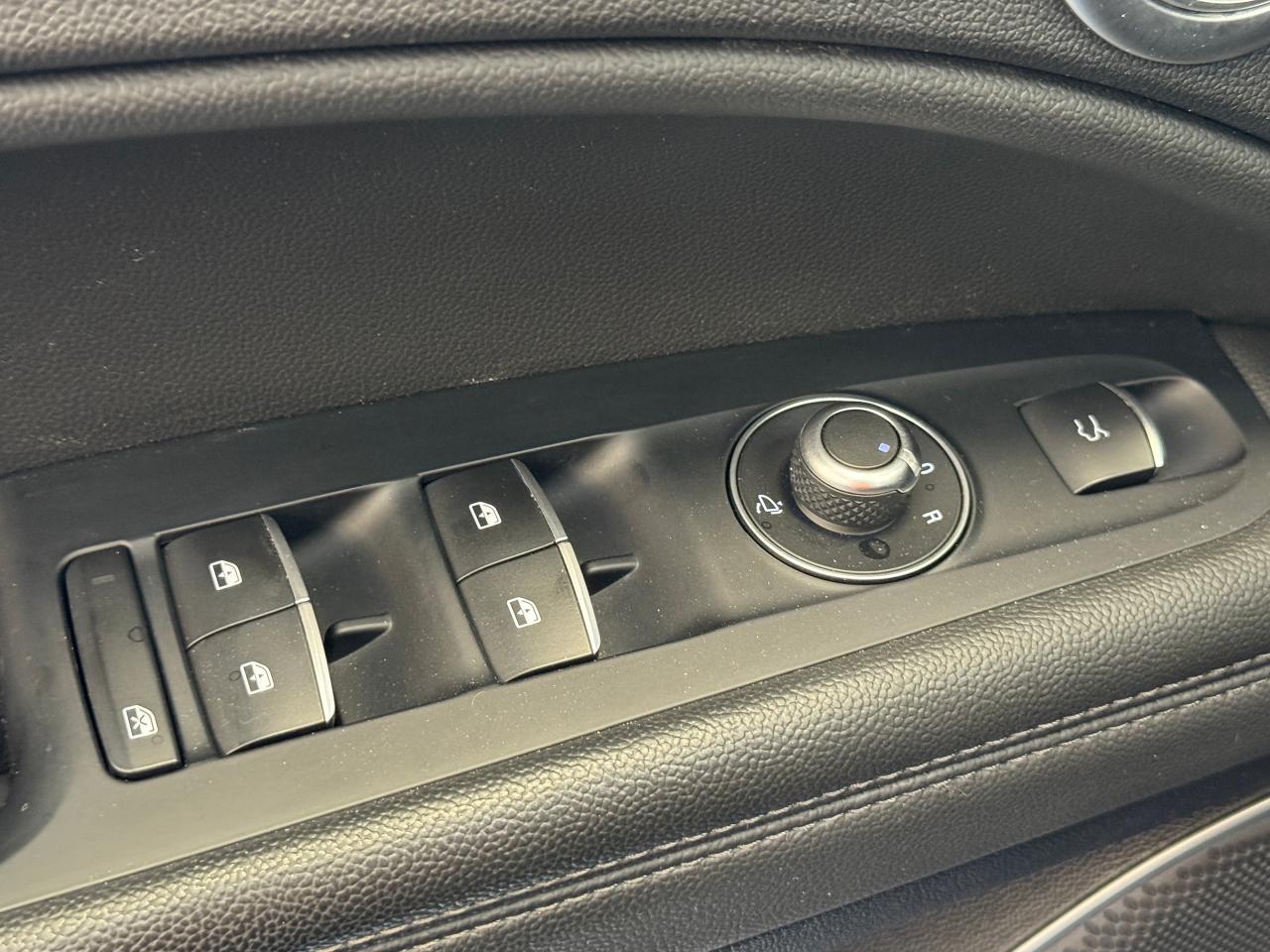 2018 Alfa Romeo Stelvio TI SPORT AWD+New Tires+Brakes+CLEAN CARFAX Photo