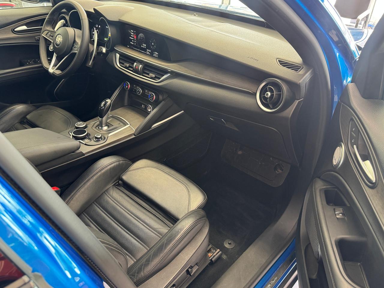 2018 Alfa Romeo Stelvio TI SPORT AWD+New Tires+Brakes+CLEAN CARFAX Photo