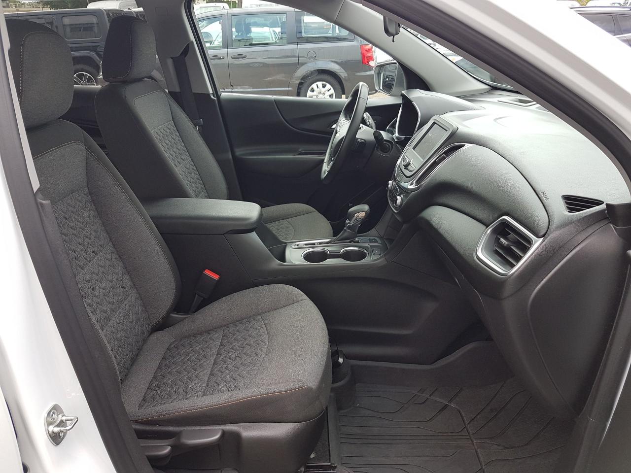 2023 Chevrolet Equinox LT AWD *HEATED SEATS* Photo