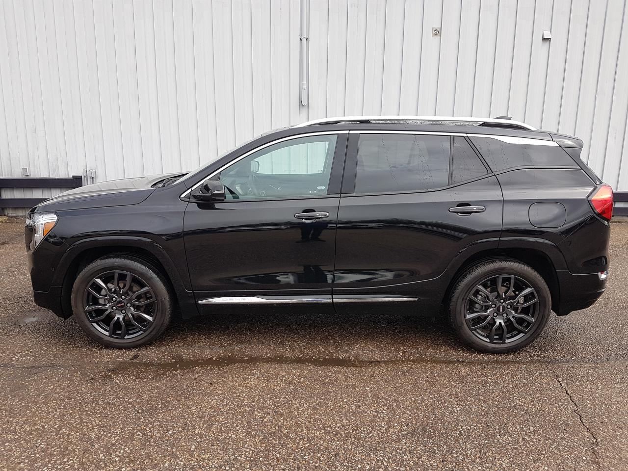 2023 GMC Terrain DENALI *LEATHER-SUNROOF-NAVIGATION* Photo