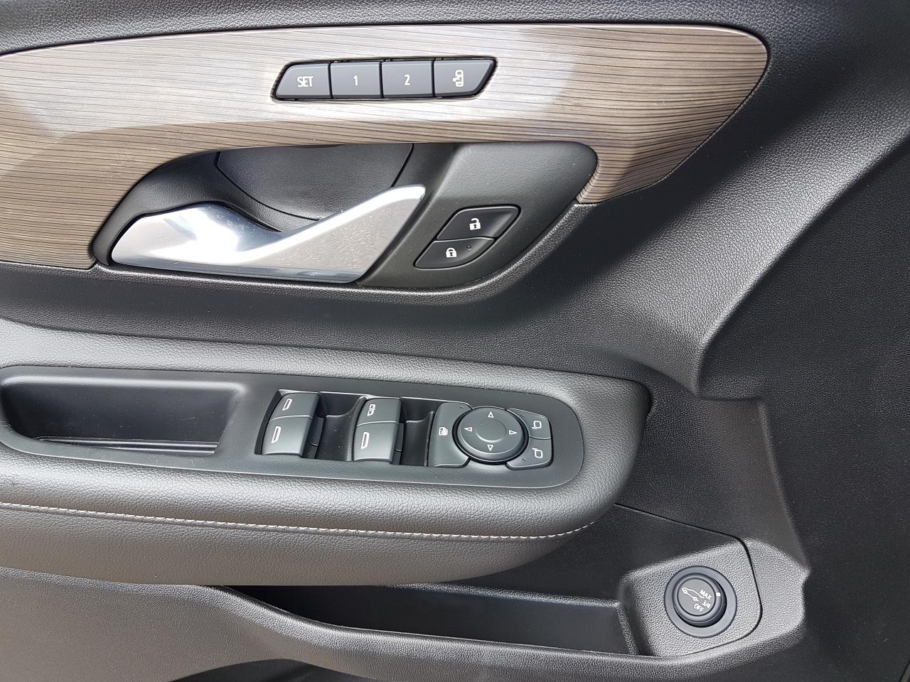 2023 GMC Terrain DENALI *LEATHER-SUNROOF-NAVIGATION* Photo