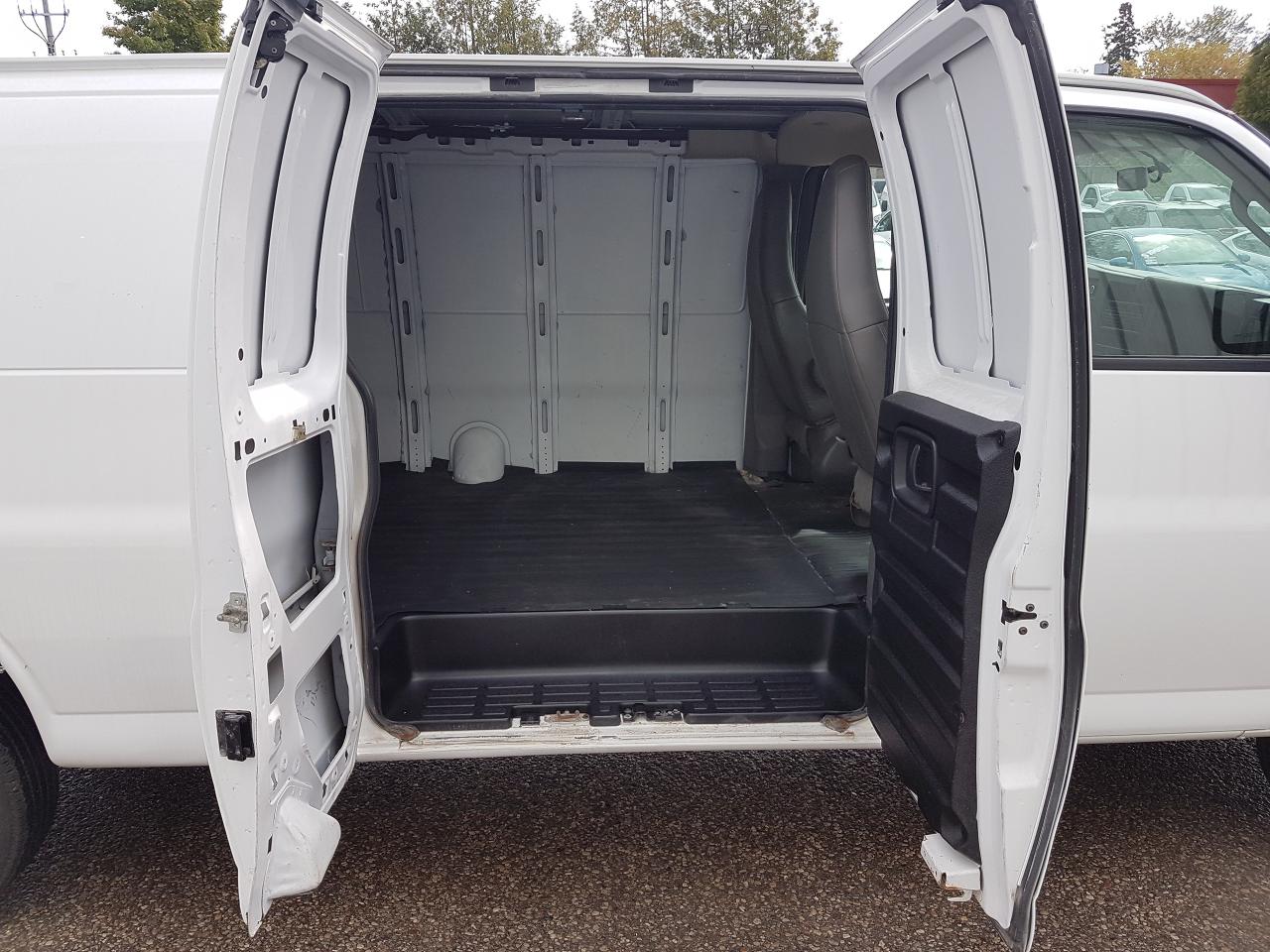 2020 GMC Savana 3500 Cargo 155" EXTENDED Photo